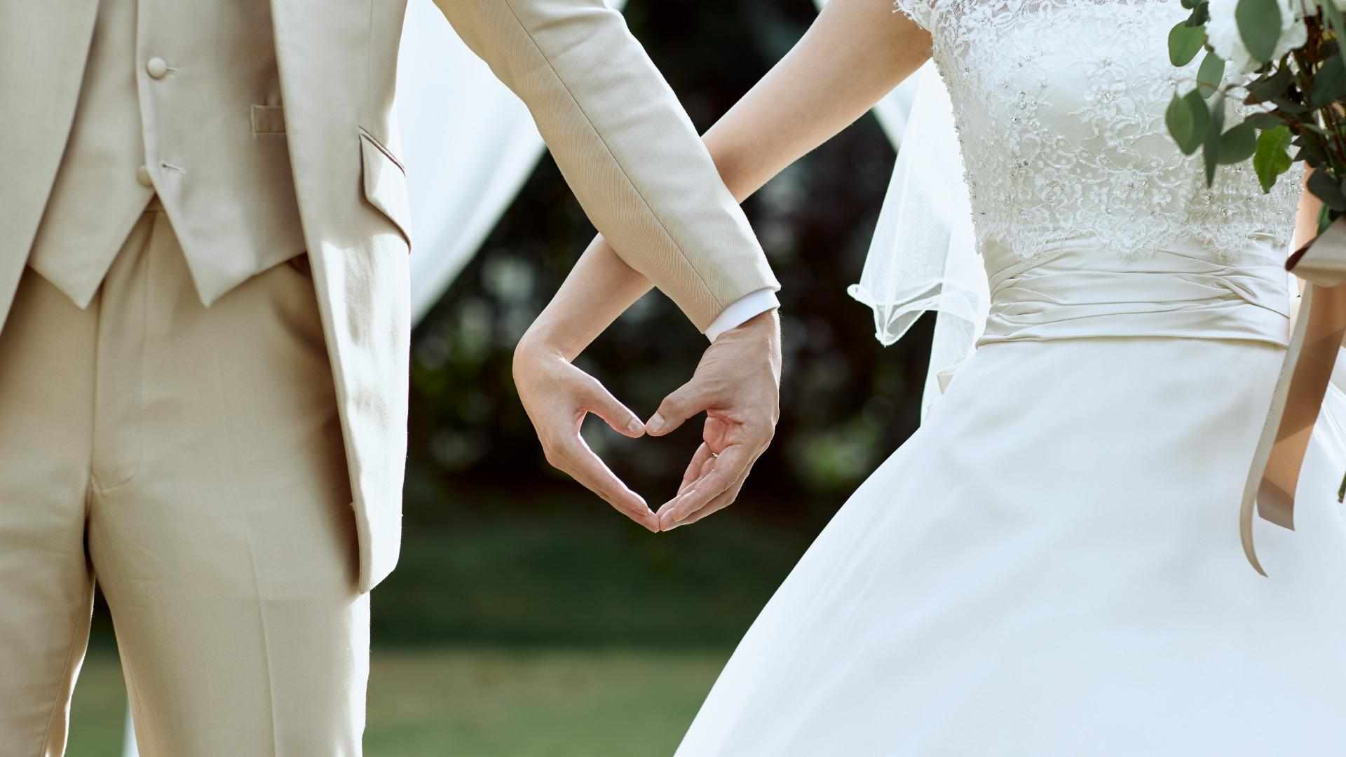 結婚報告も“芸”になる時代。芸人さんの結婚ラッシュが映し出す「発表のカタチ」の変化 #エキスパートトピ(中西正男) - エキスパート - Yahoo!ニュース