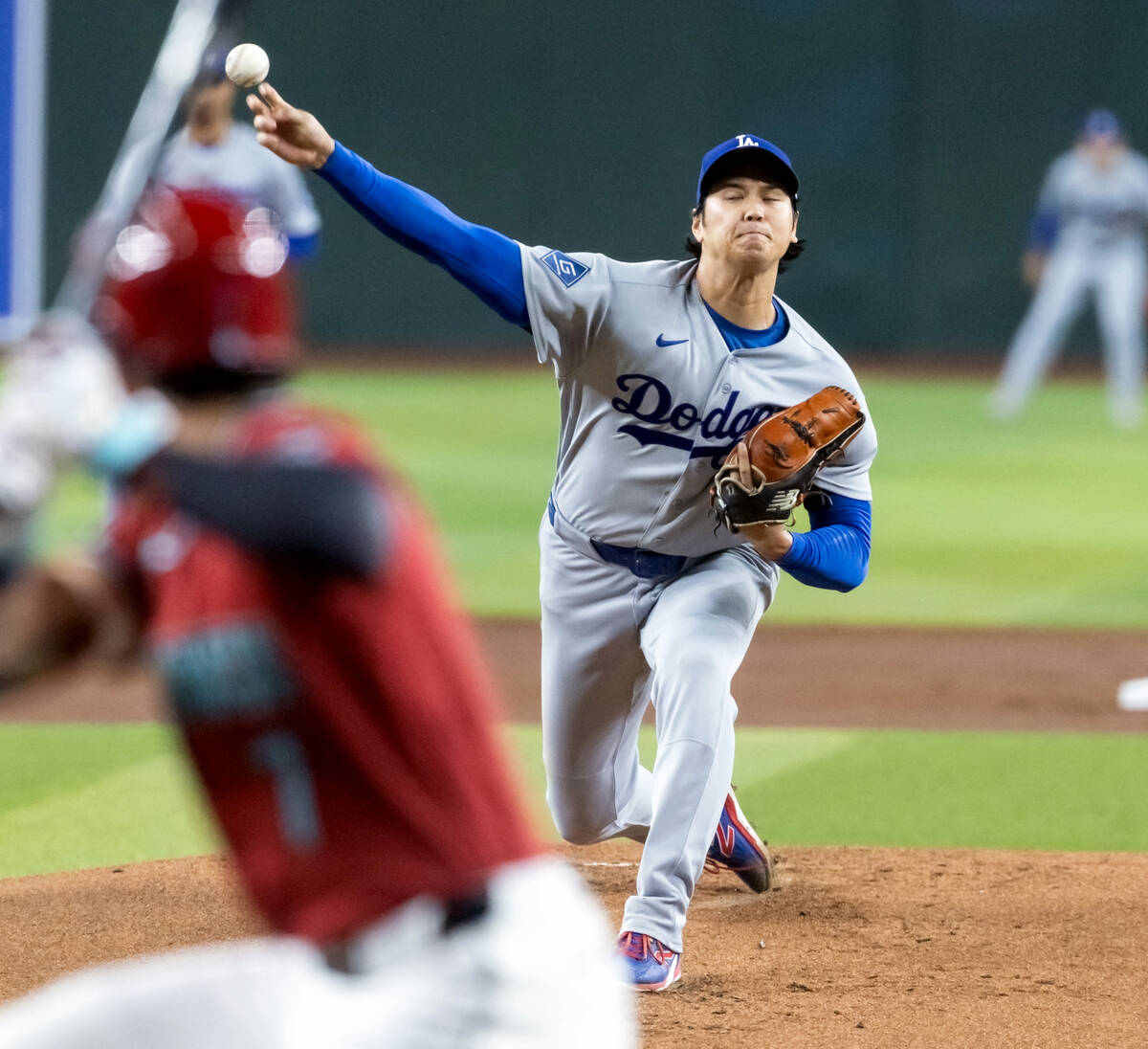 大谷翔平、二刀流神髄 6回0封6Kで4連勝&日本人トップ6勝 規定投球回「1」届かずも驚異の防御率0・74…打でも圧巻の3安打5出塁→打率.301に急上昇 ドジャース40勝(スポーツ報知)