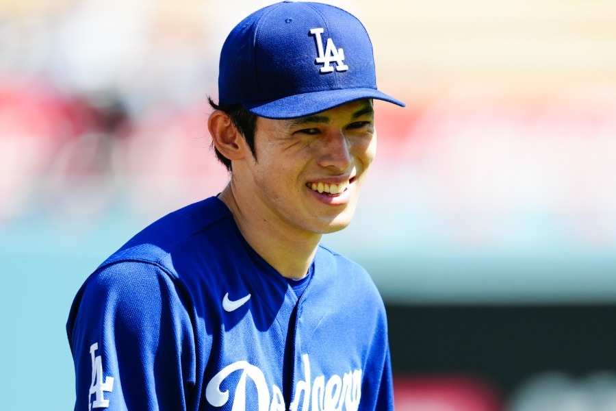 佐々木朗希に「オニイチャン！　オニイチャン！」　ロッカーで抱きつく同僚…報道陣も笑い（Full-Count）