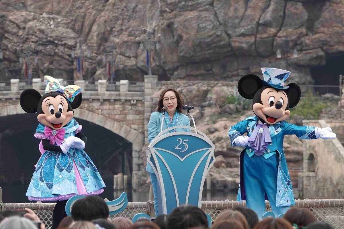 東京ディズニーシー、25周年イベント開幕　ミッキーマウスがゲストと祝福…平日早朝から長蛇の列も（ENCOUNT）