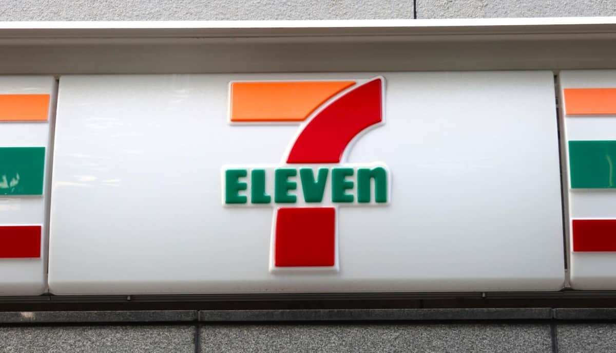 セブンのスムージー半額、専用マシン長蛇の列→一度持ち帰り後日来店に批判 本部も「しないようお願い」、混雑には謝罪(J-CASTニュース)