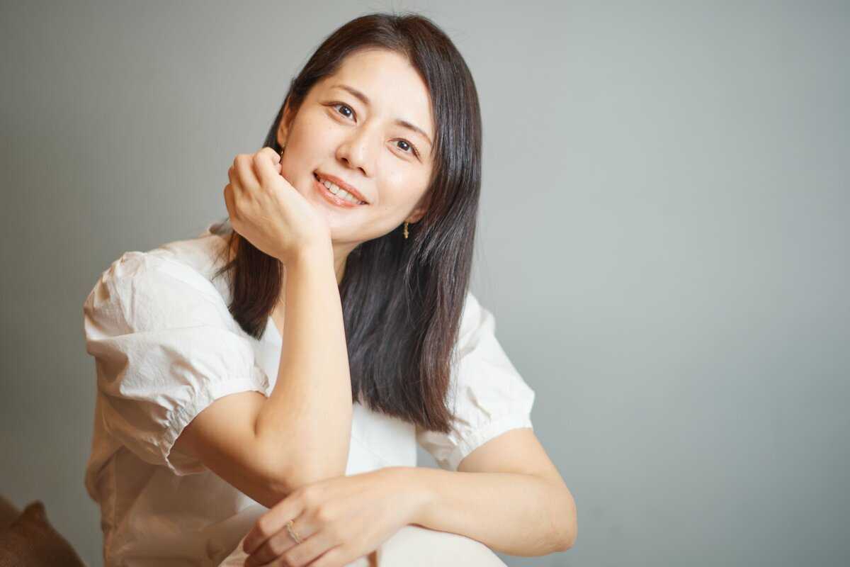 吉岡美穂 離婚した元夫IZAMと「今も一緒に暮らしています」 今は何でも分かり合える親友のよう…「離婚した後のほうがパパとママ、仲いいよねって」(AERA DIGITAL)