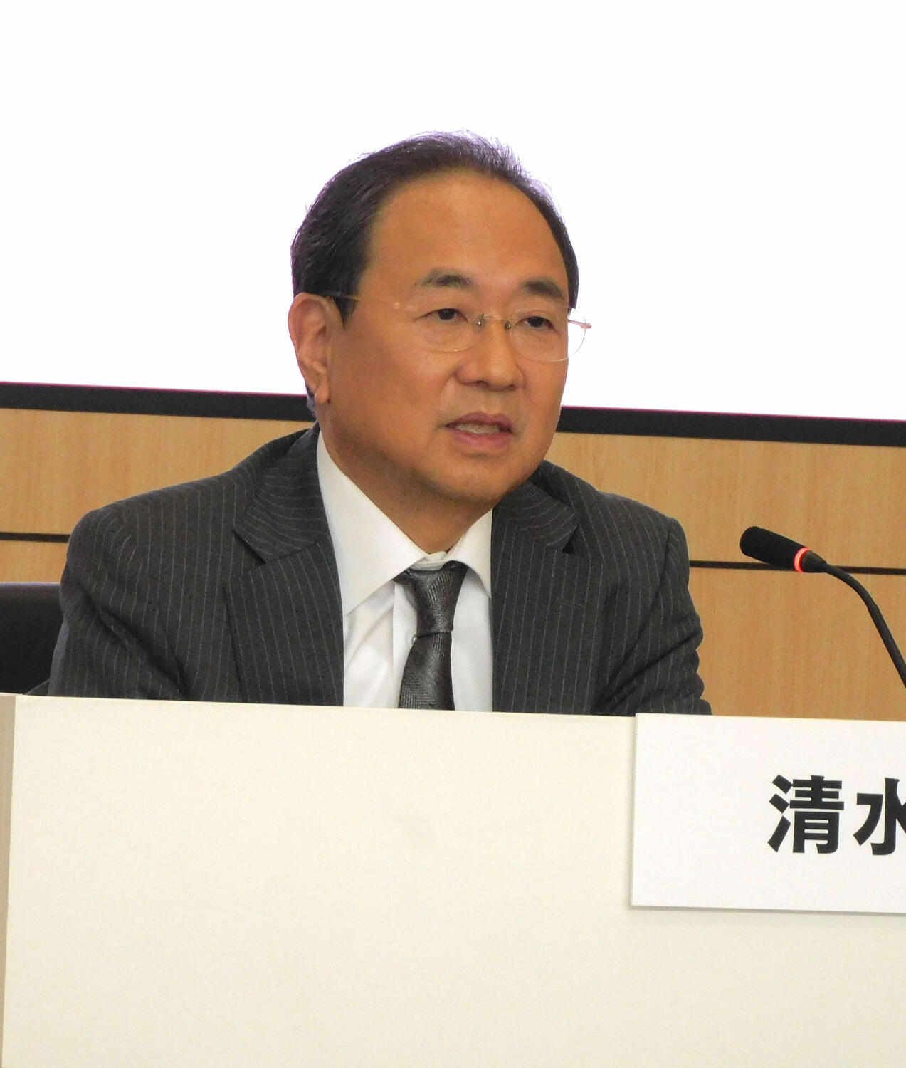 フジテレビ清水社長、相次ぐアナウンサー退社に言及「寂しい面はありますが応援したい」(日刊スポーツ)