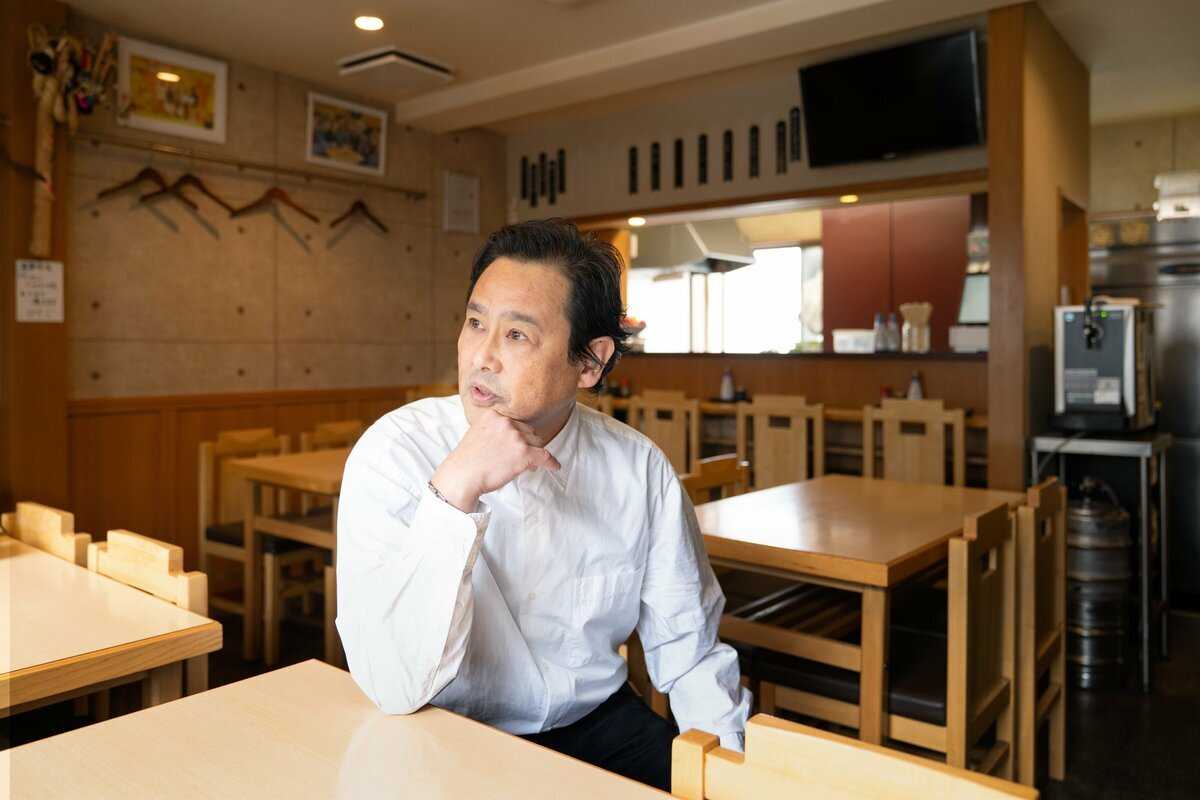 俳優・野村宏伸 高田馬場で“第二の人生”に挑戦中 居酒屋で「ワンオペ」厨房に立つ60歳の思い 「今を生きるしかない」(AERA DIGITAL)